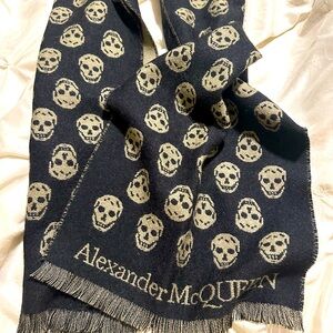 Alexander McQueen Reversible Wool Scull Scarf